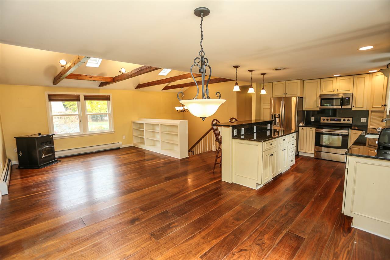37 Hemlock Street Rochester, NH 03867 - Photo 12 of 38