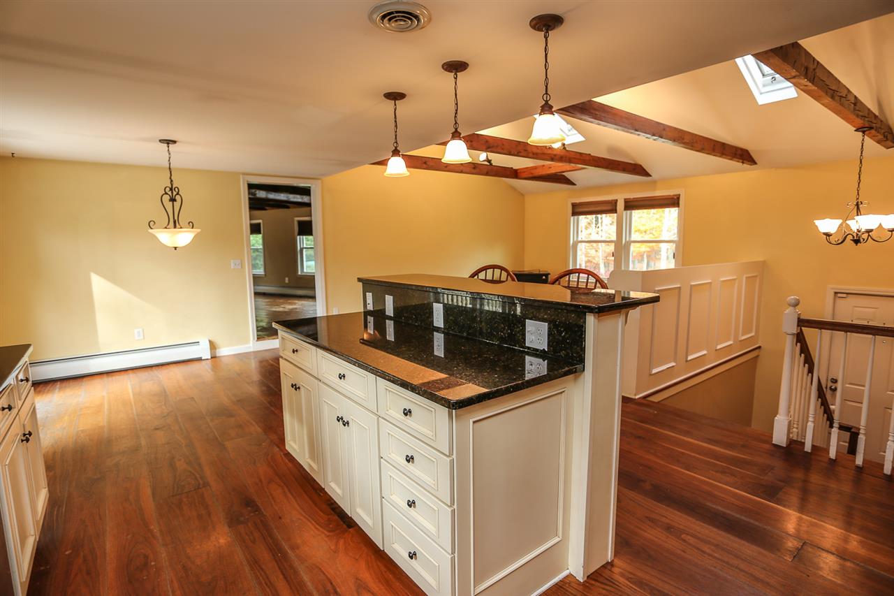 37 Hemlock Street Rochester, NH 03867 - Photo 6 of 38