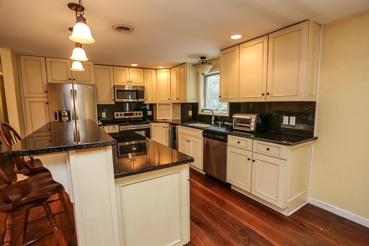 37 Hemlock Street Rochester, NH 03867 - Photo 7 of 38