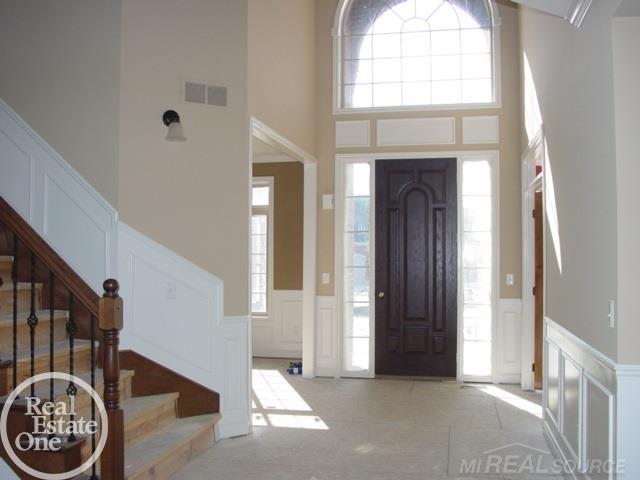 4085 Jacquelynn Court Rochester, MI 48306 - Photo 5 of 34 31399848-4.JPG