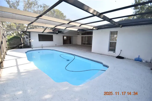 a view of a storage & utility room with washer and dryer