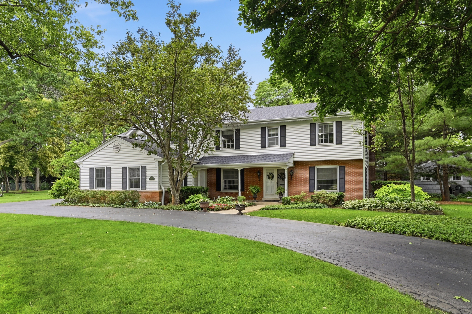 700 South Drive Burr Ridge, IL 60527 - Photo 1 of 28