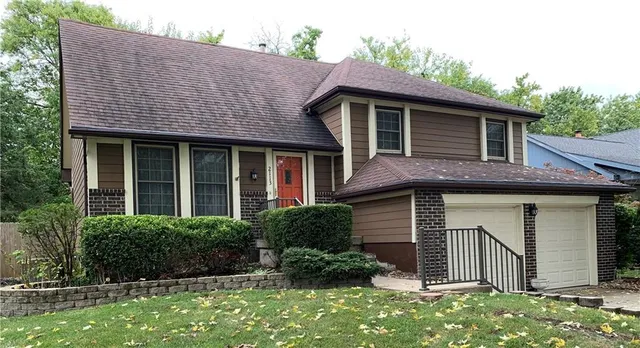 $345,000 | 2113 East Jamestown Drive, Olathe, KS 66062