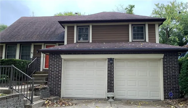 $345,000 | 2113 East Jamestown Drive, Olathe, KS 66062