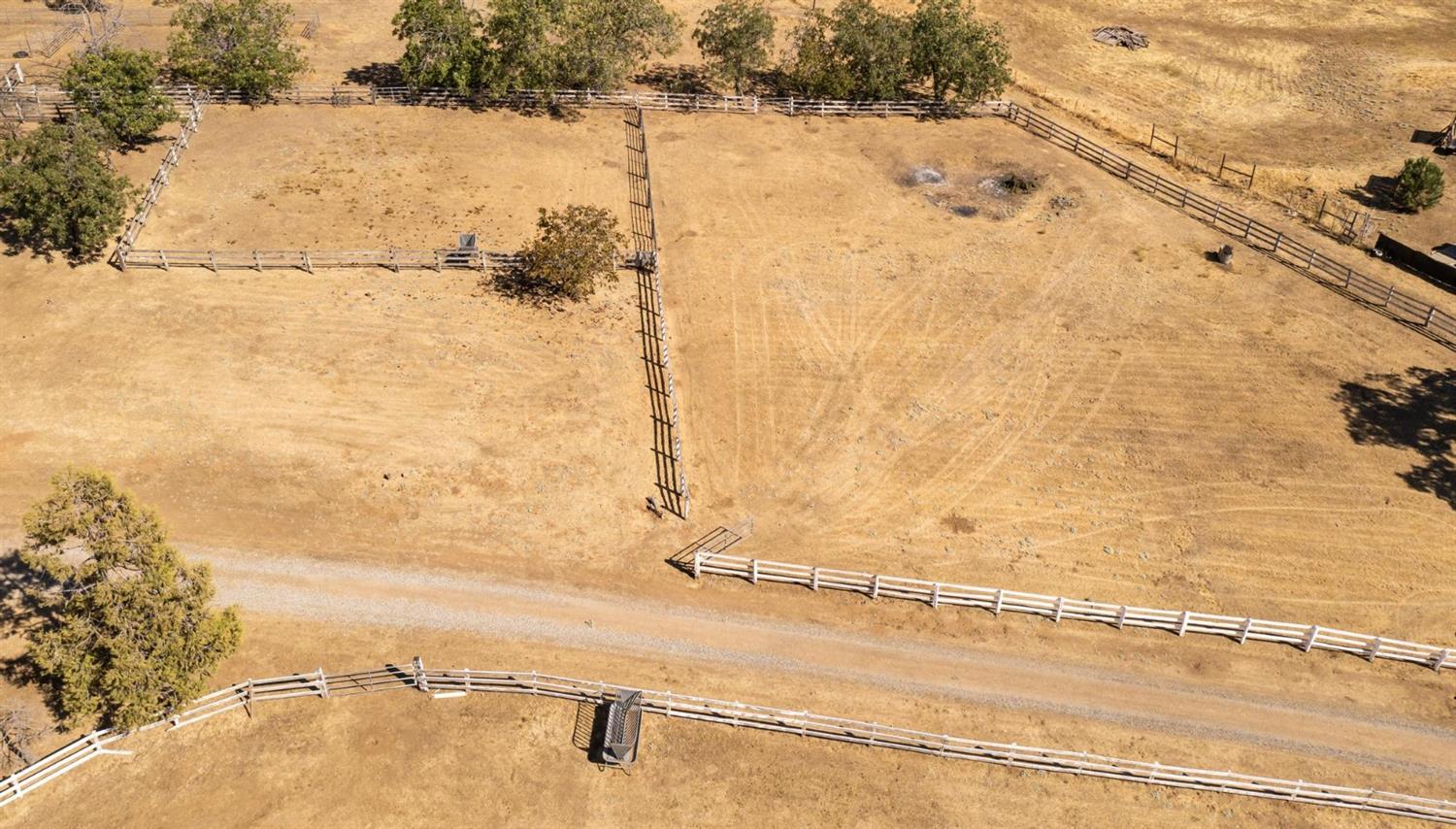 35467 Wells Road Coarsegold, CA 93614 - Photo 45 of 48 Gallery Image 45