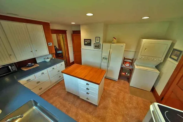 $259,500 | 63 High Street, Houlton, ME 04730