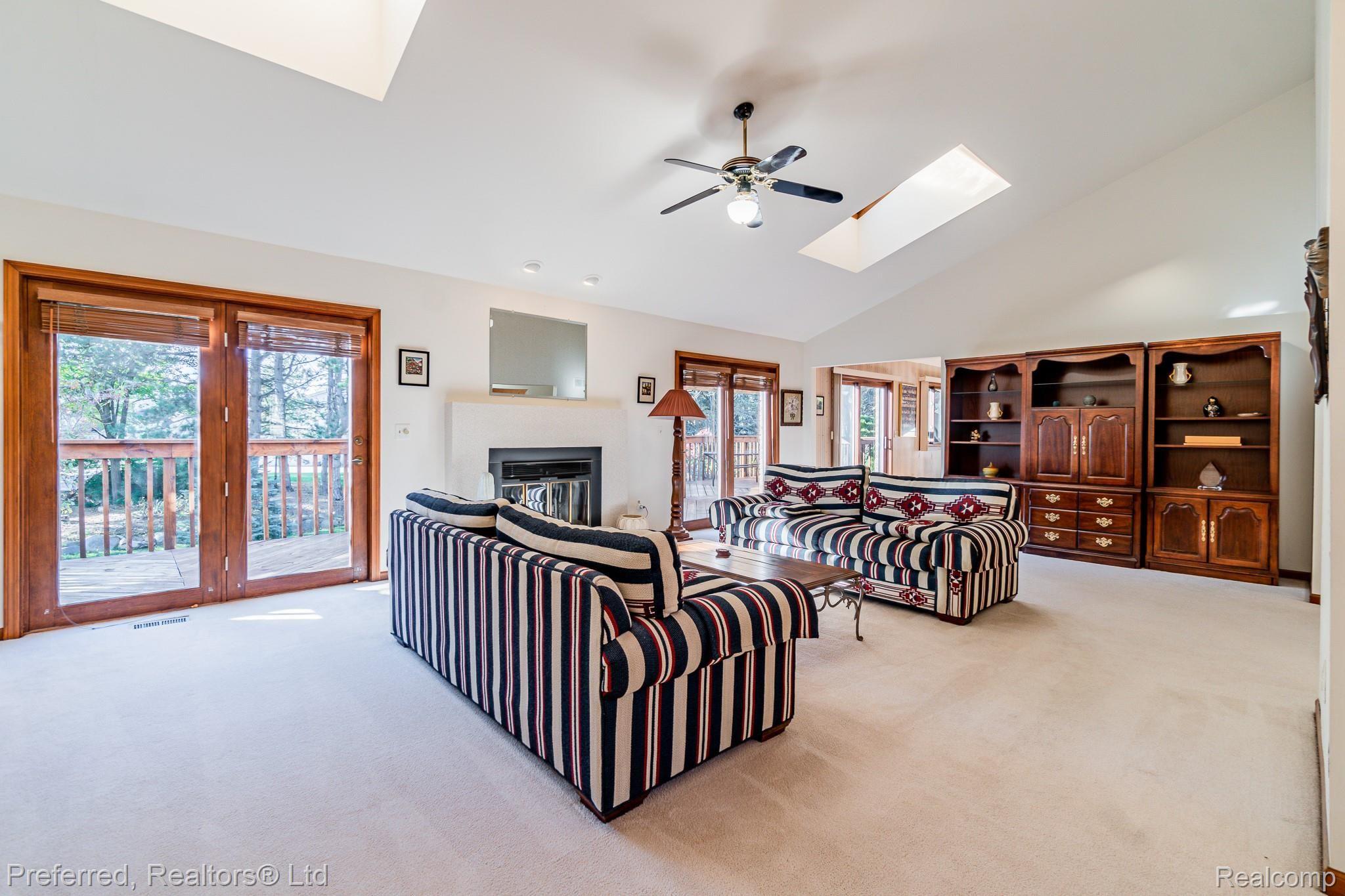 2399 Lassiter Drive Rochester, MI 48309 - Photo 7 of 40 Lassiter-08.jpg