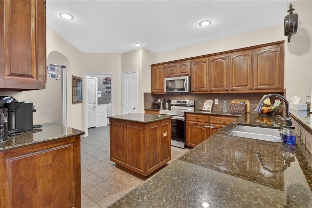 808 Mexicali Way Haslet, TX 76052 - Photo 11 of 25