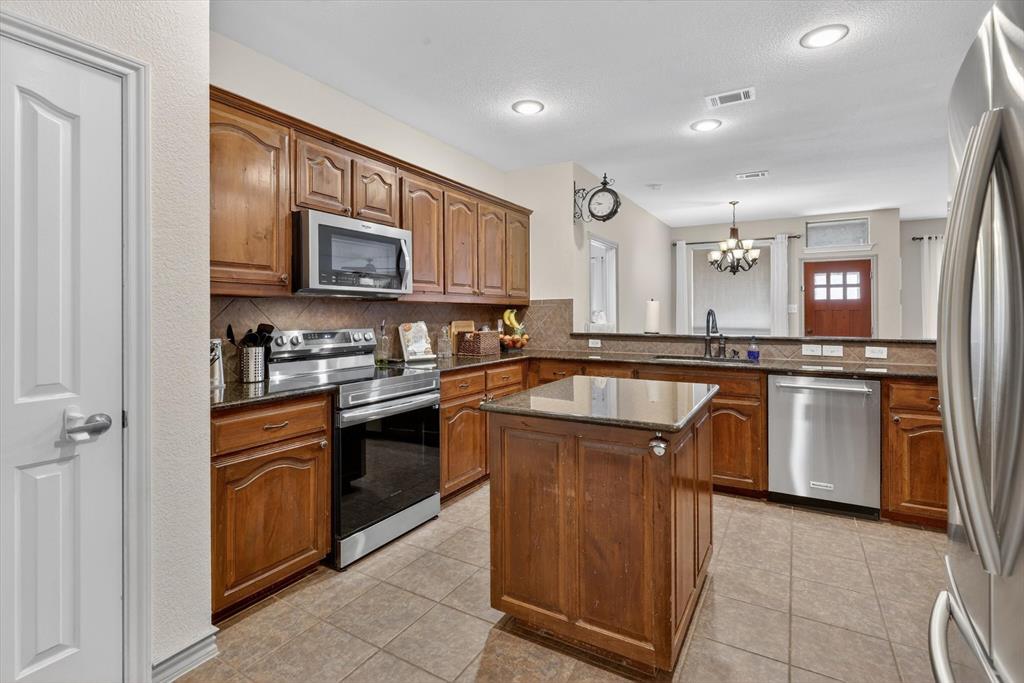 808 Mexicali Way Haslet, TX 76052 - Photo 9 of 25