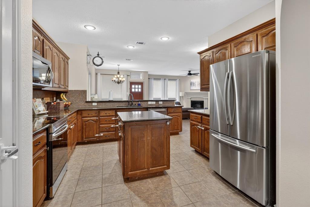 808 Mexicali Way Haslet, TX 76052 - Photo 10 of 25