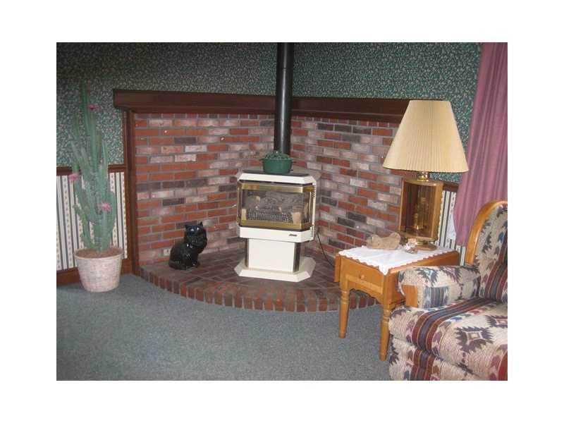 166 Yarmouth Road Gray, ME 04039 - Photo 3 of 13 Den/Family/Great Room.