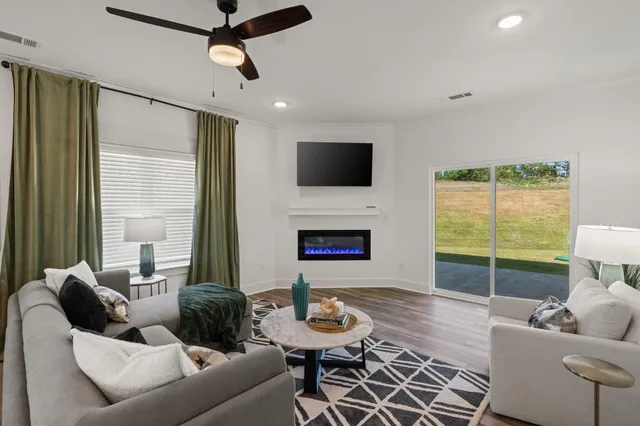 $544,850 | 96 Hidden Hive Way, Freeport, FL 32439