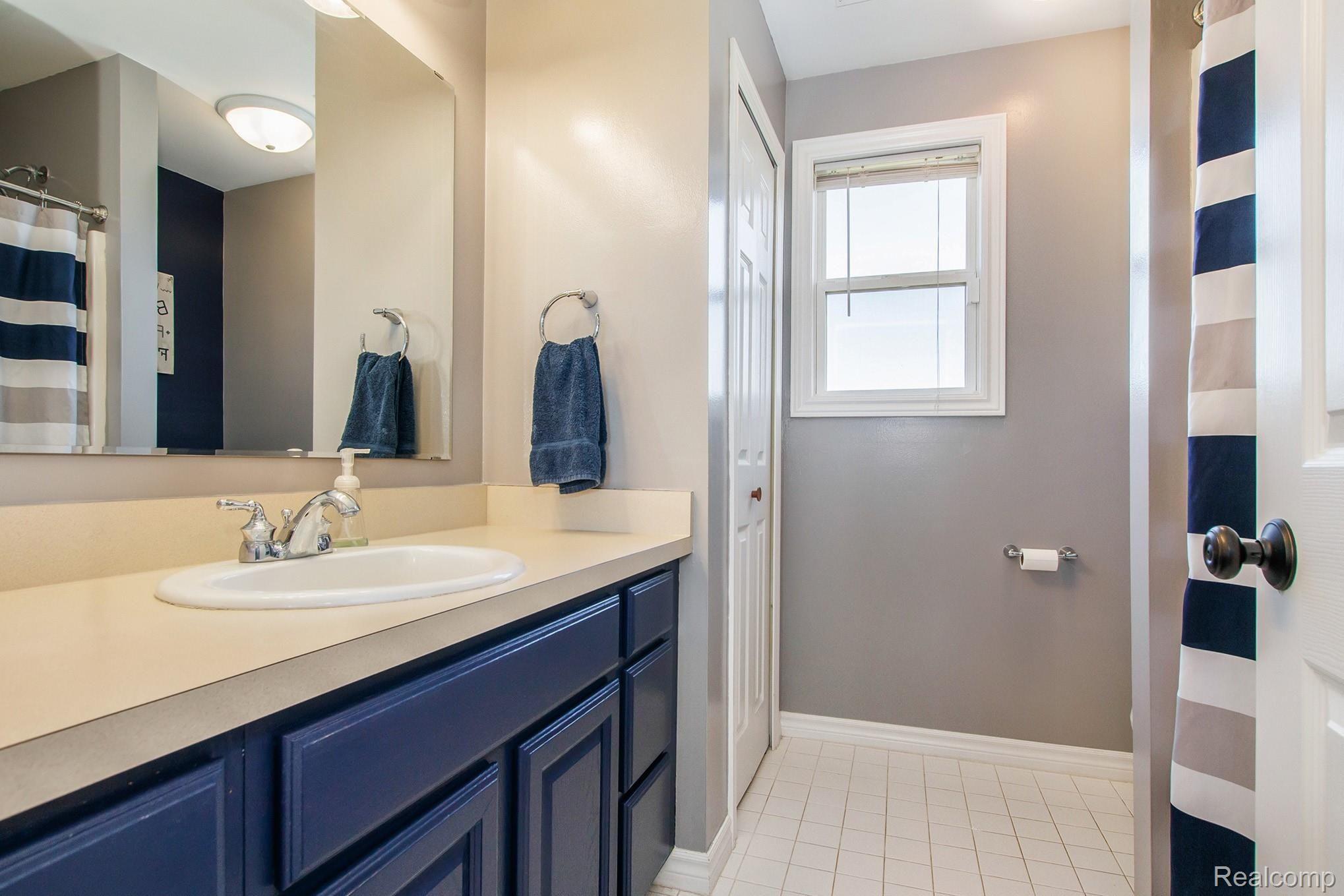 1174 Kile Road Metamora, MI 48455 - Photo 32 of 40 Full bathroom upstairs