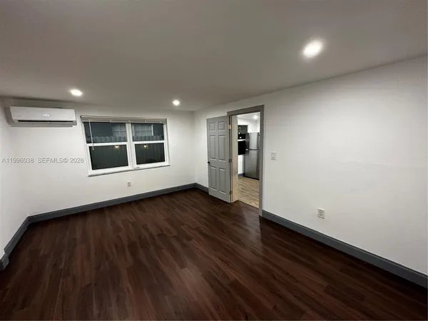 $1,550 | 571 Southwest 71st Place, Unit 1, Miami, FL 33144