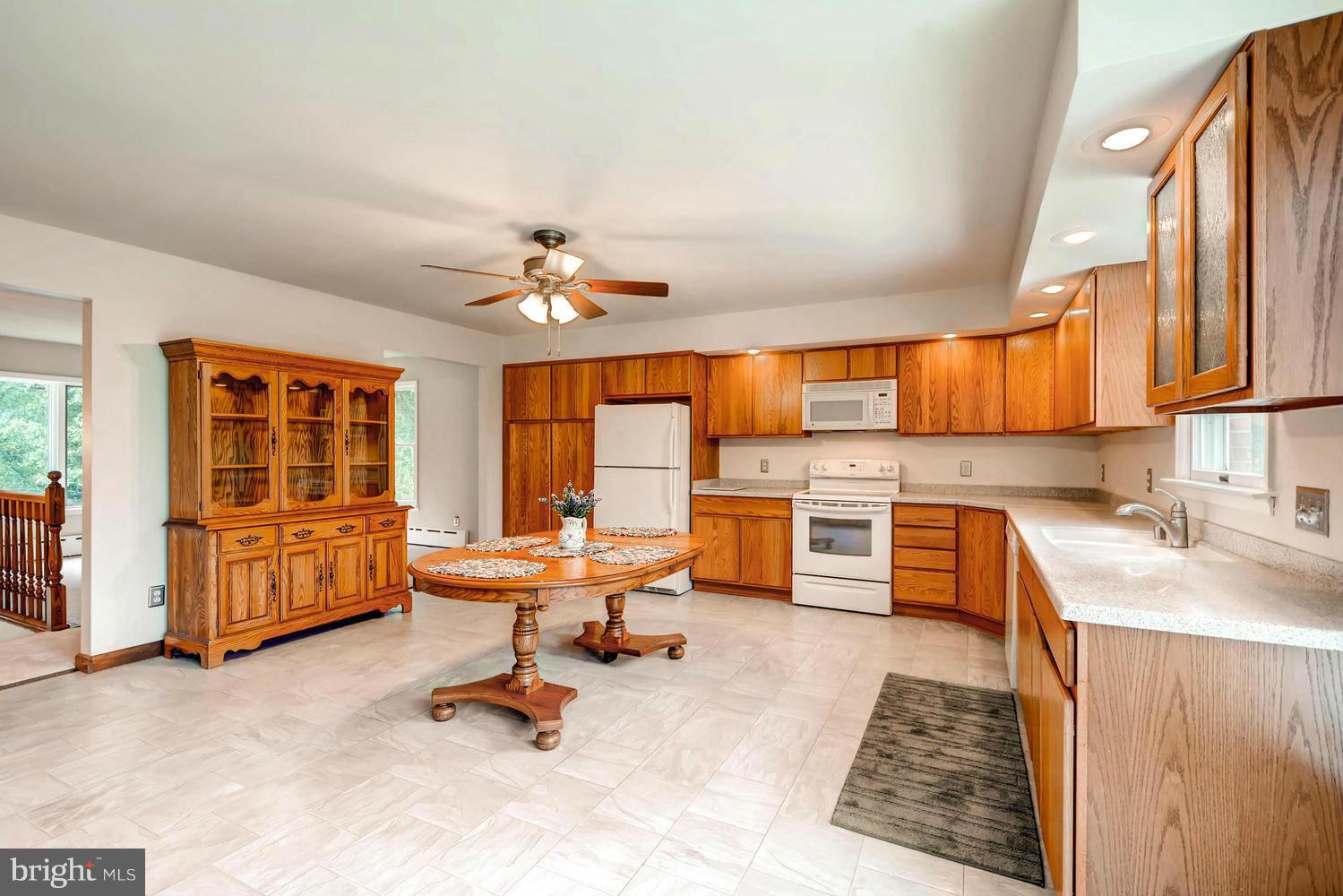 7301 East Battle Grove Road Baltimore, MD 21222 - Photo 12 of 30 Kitchen w/Ceramic tile Floor