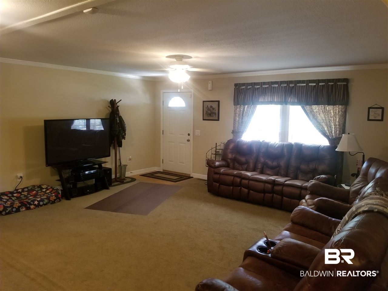 10736 Christopher Lane Semmes, AL 36575 - Photo 3 of 33