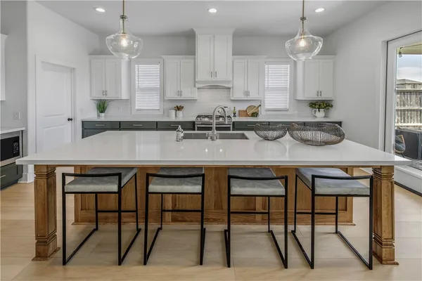 $635,000 | 1920 Cottonwood Terrace, College Station, TX 77845