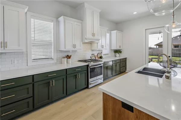 $635,000 | 1920 Cottonwood Terrace, College Station, TX 77845