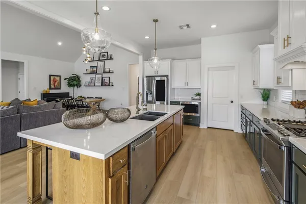 $635,000 | 1920 Cottonwood Terrace, College Station, TX 77845