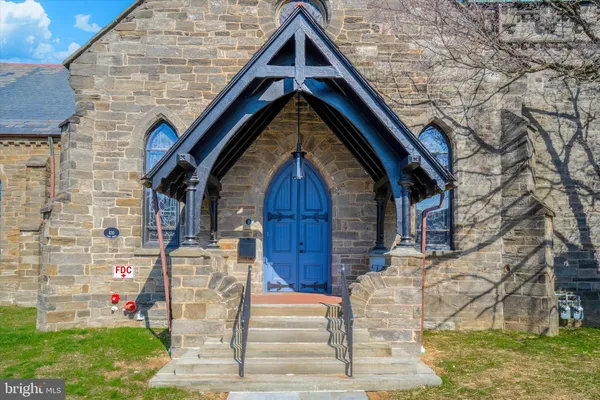 $3,495 | 430 York Road, Unit 2, Jenkintown, PA 19046