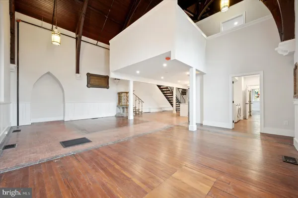 $3,495 | 430 York Road, Unit 2, Jenkintown, PA 19046