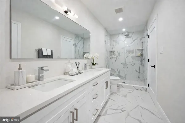 $3,495 | 430 York Road, Unit 2, Jenkintown, PA 19046