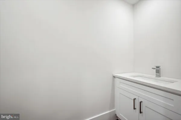 $3,495 | 430 York Road, Unit 2, Jenkintown, PA 19046