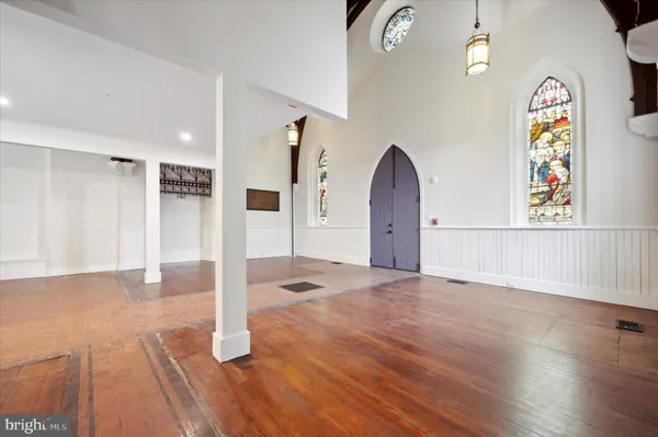 $3,495 | 430 York Road, Unit 2, Jenkintown, PA 19046