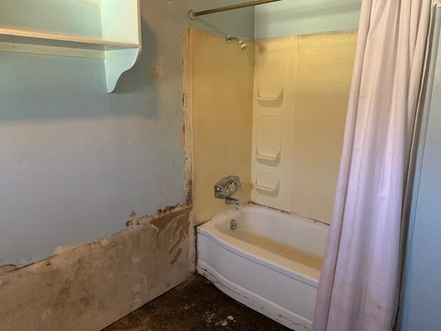 4040 Cedar Street Cutten, CA 95503 - Photo 8 of 21 a bathroom with a bathtub and shower