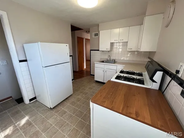 $1,595 | 1509 Collins Avenue, Richmond Heights, MO 63117
