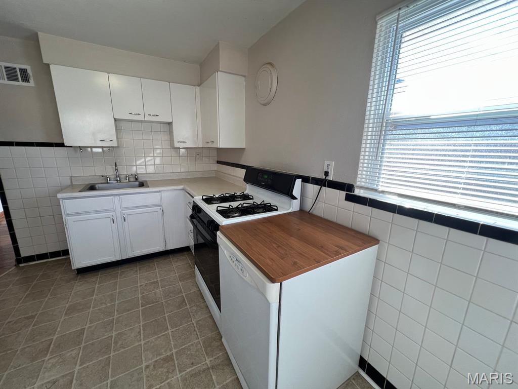 1509 Collins Avenue Richmond Heights, MO 63117 - Photo 3 of 12