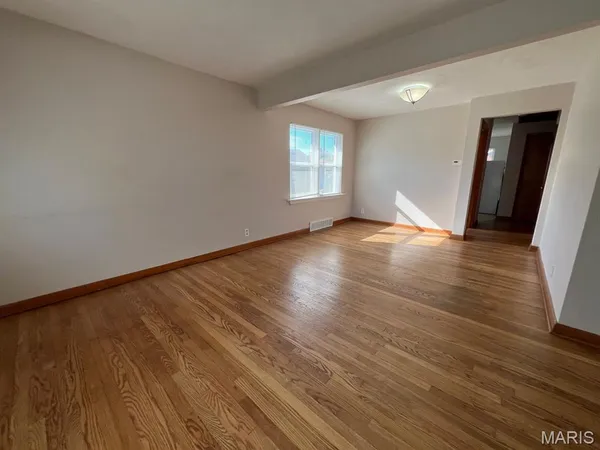 $1,595 | 1509 Collins Avenue, Richmond Heights, MO 63117
