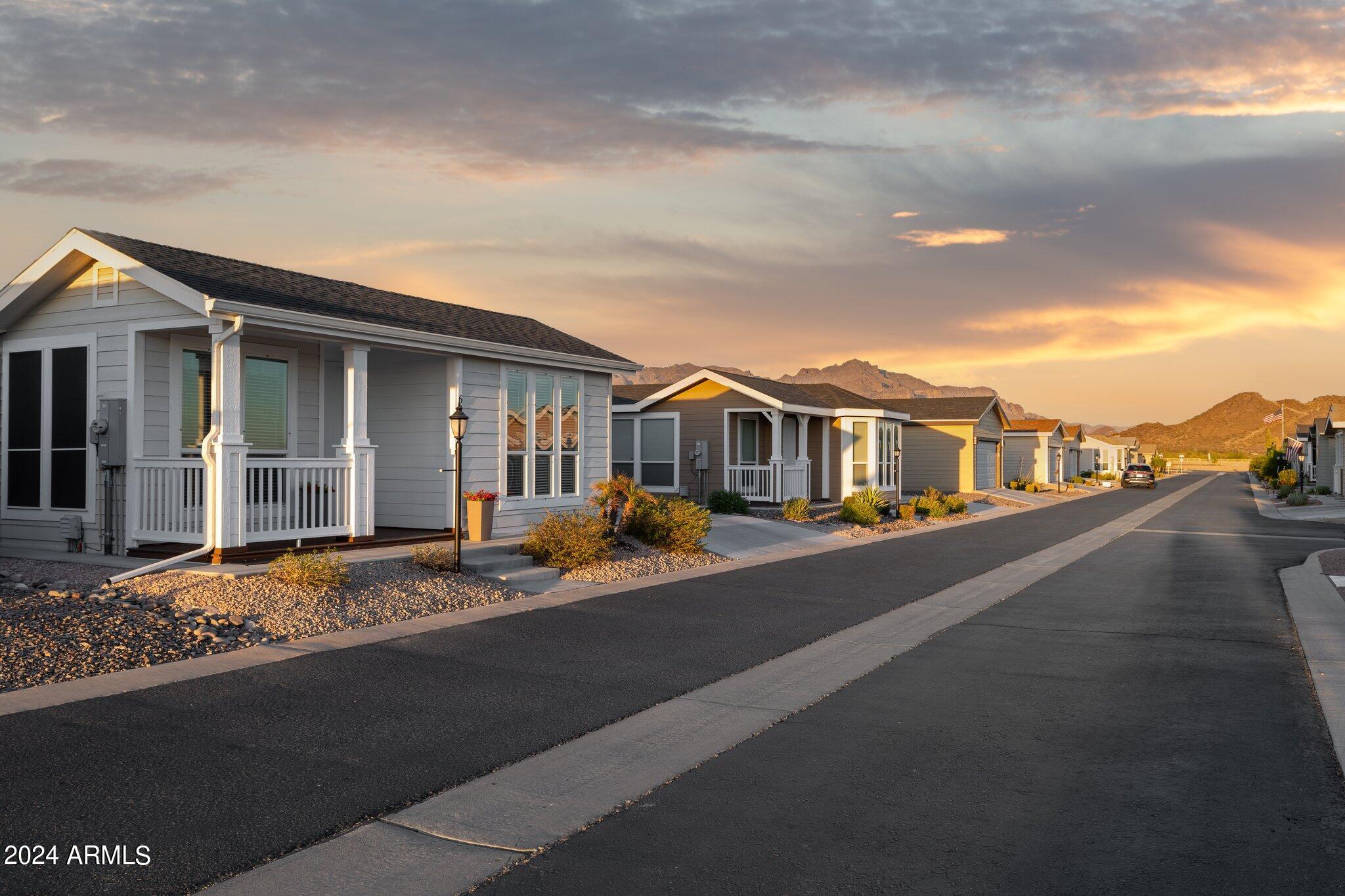 3301 South Goldfield Road, Unit 6041 Apache Junction, AZ 85119 - Photo 33 of 57 40-web-or-mls-3301-s-goldfield-rd-6041