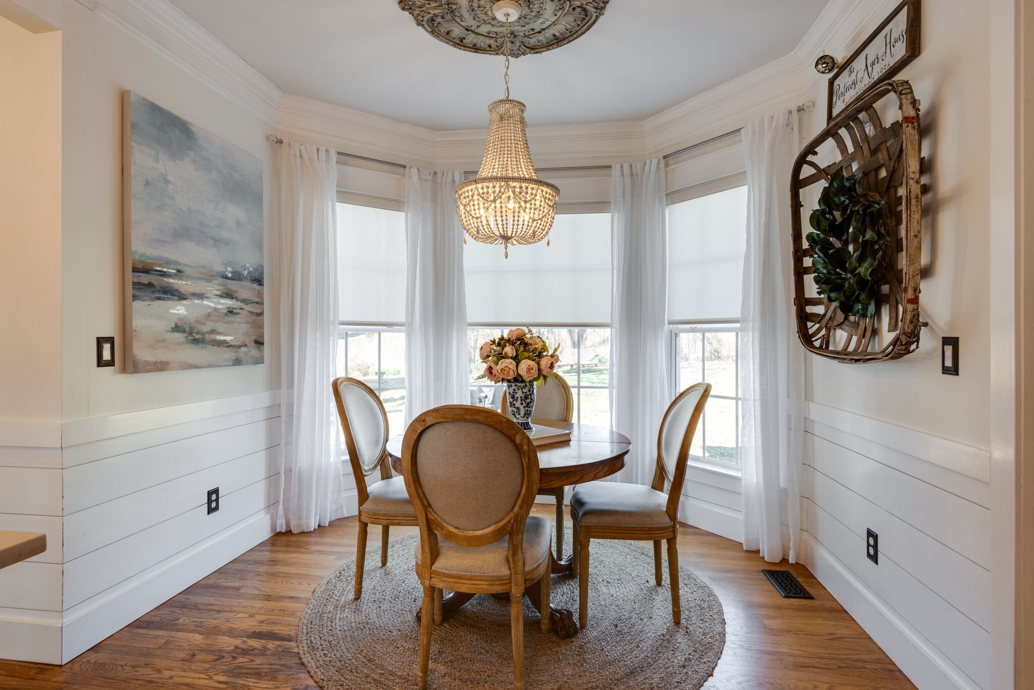 111 Meadowood Loop Burns, TN 37029 - Photo 20 of 73 a dining room with furniture and window