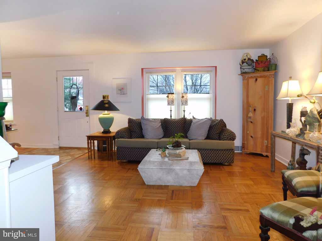 171 Belair Road Warminster, PA 18974 - Photo 2 of 36