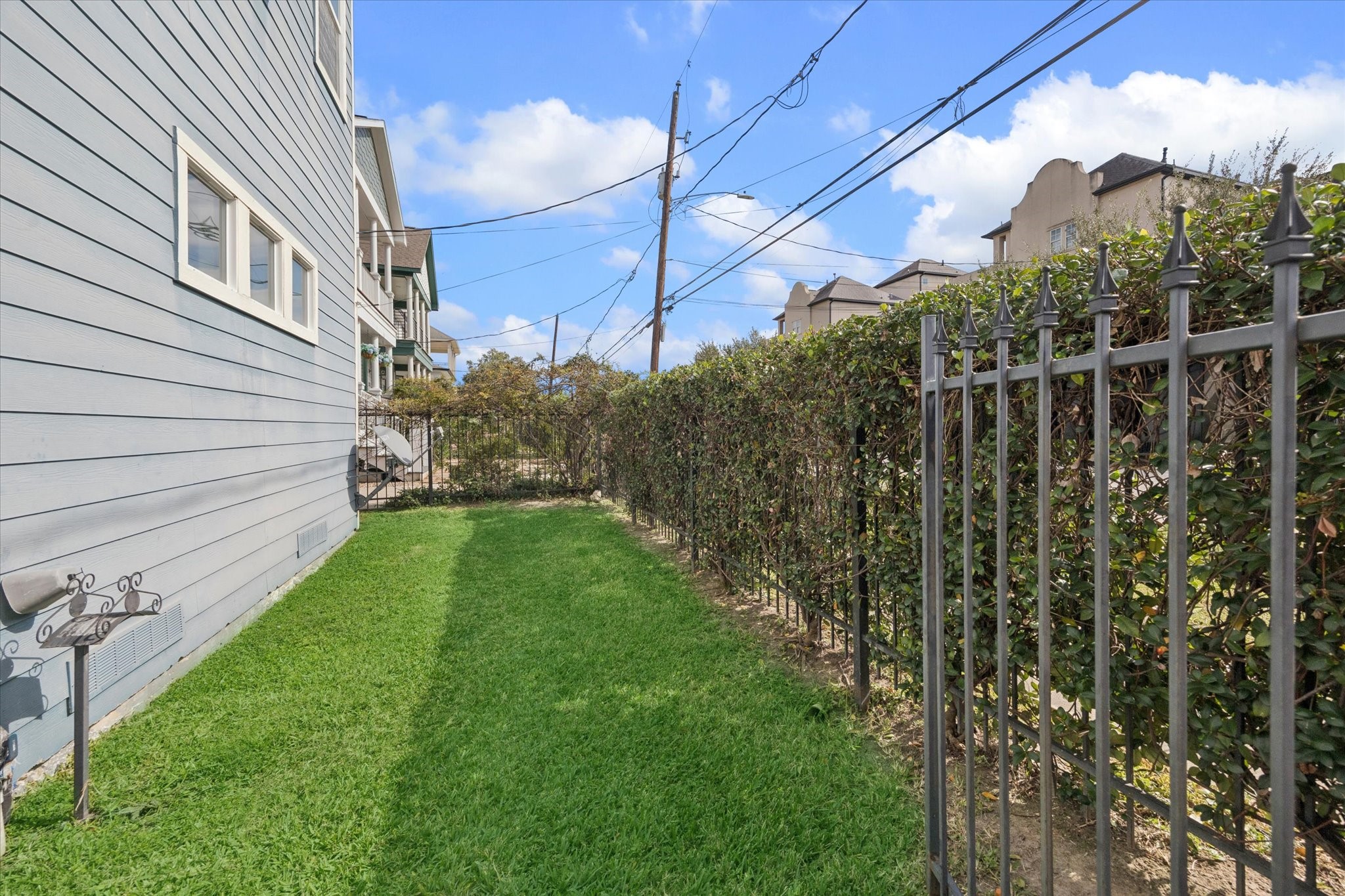 1427 West 25th Street Houston, TX 77008 - Photo 3 of 36