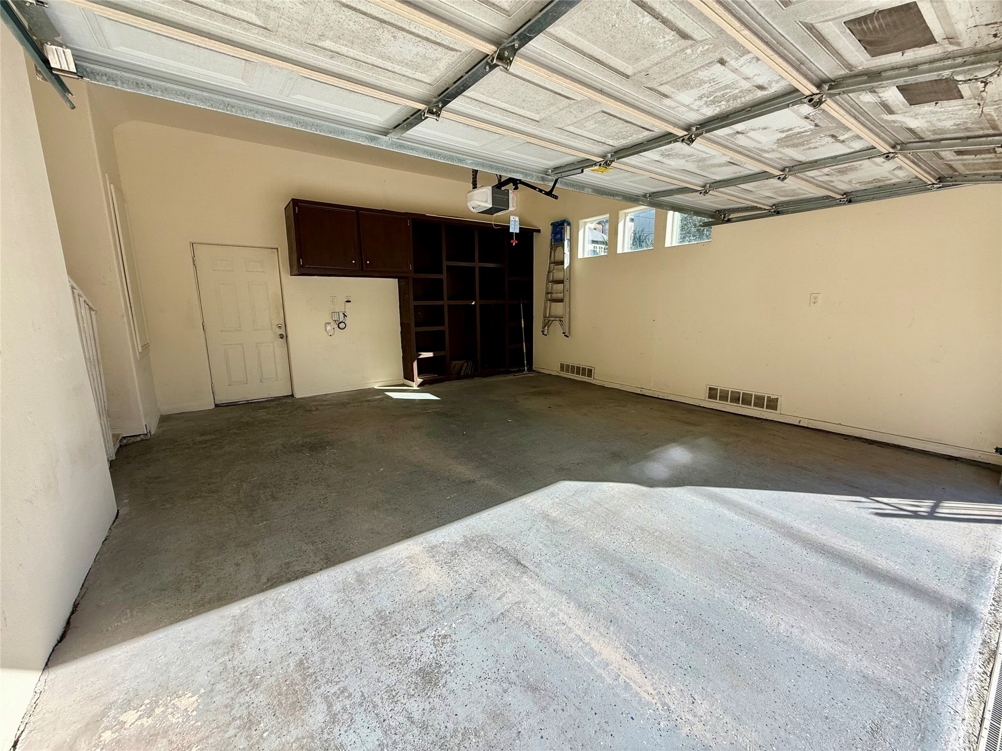 1427 West 25th Street Houston, TX 77008 - Photo 32 of 36 a view of garage