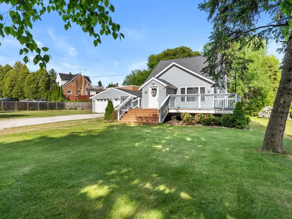 $372,900 | 1433 North 40th Street, Sheboygan, WI 53081