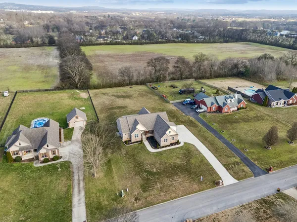 $835,000 | 4029 Pleasant Gate Lane, Columbia, TN 38401
