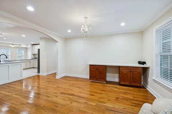 a very nice looking room with windows