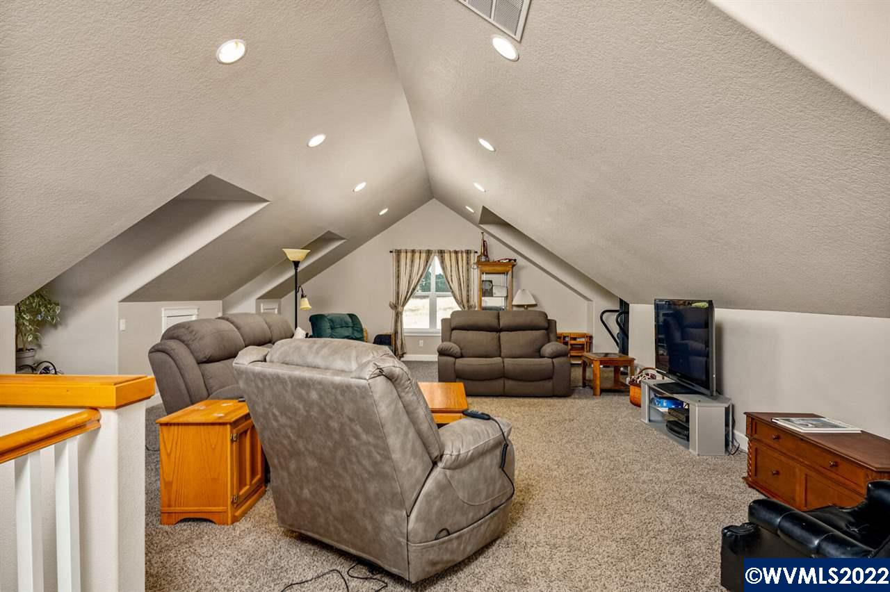 27797 Riggs Hill Road Foster, OR 97345 - Photo 16 of 42 Gallery Image 16
