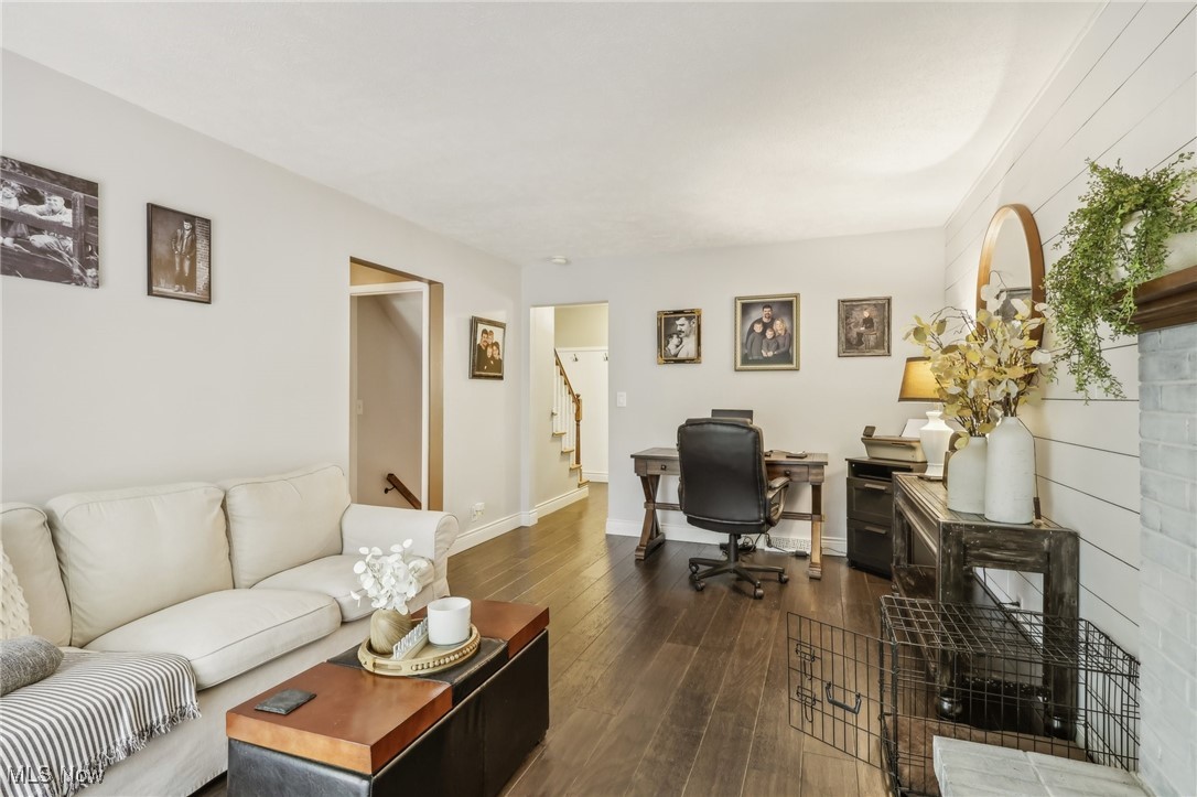 2225 Woodpark Road Fairlawn, OH 44333 - Photo 3 of 29 Flex room - just extra space to relax work or read