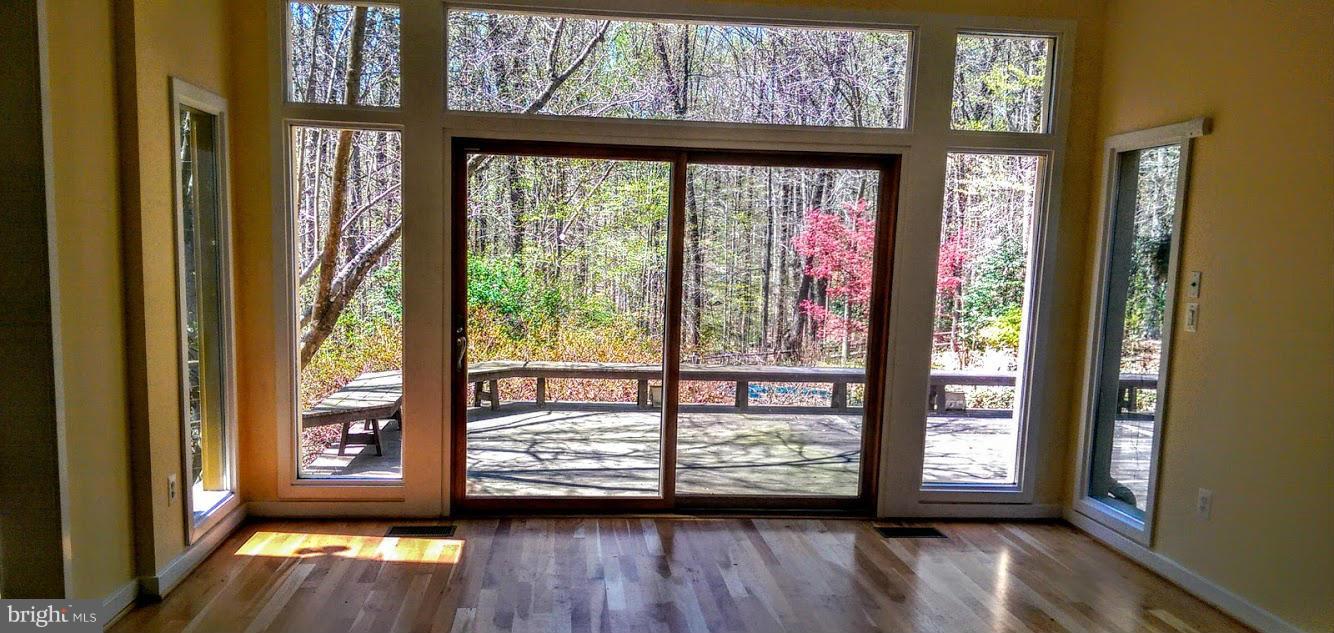 818 Nethercliffe Hall Road Great Falls, VA 22066 - Photo 6 of 17 Dining Room