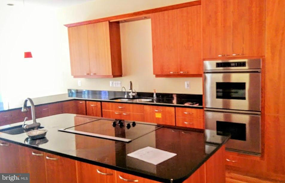 818 Nethercliffe Hall Road Great Falls, VA 22066 - Photo 7 of 17 Kitchen