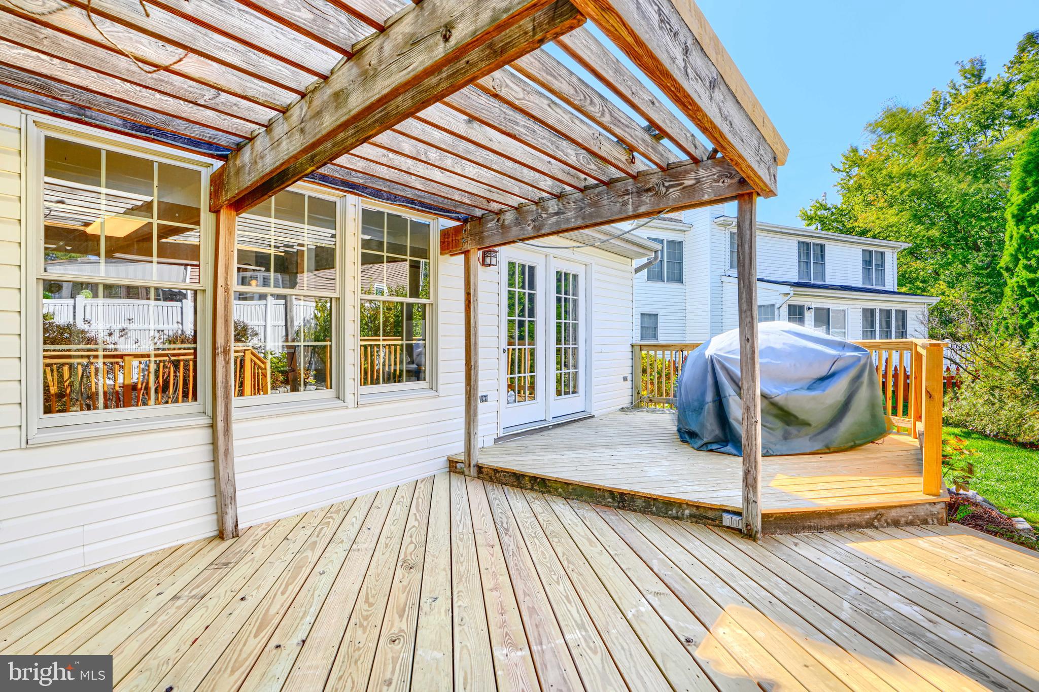 9018 Gardenia Road Baltimore, MD 21236 - Photo 14 of 47 a house view with a seating space