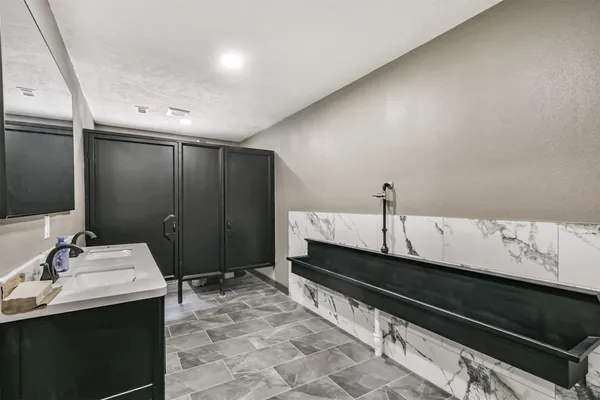 $3,500 | 9030 Almeda Genoa Road, Houston, TX 77075