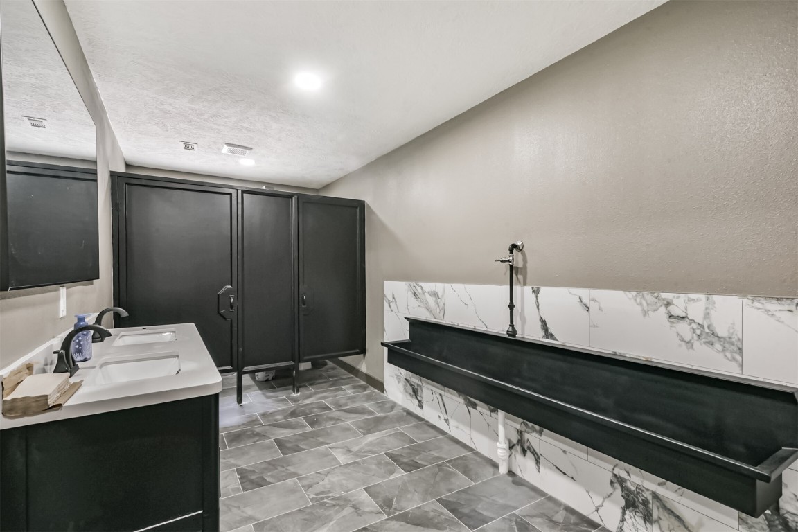 9030 Almeda Genoa Road Houston, TX 77075 - Photo 11 of 16