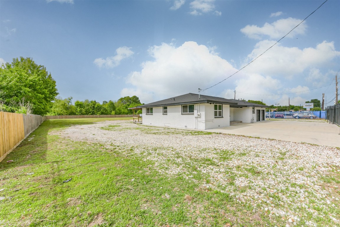 9030 Almeda Genoa Road Houston, TX 77075 - Photo 12 of 16