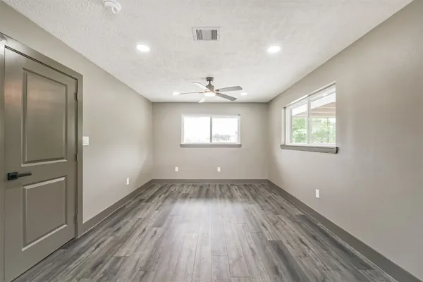$3,500 | 9030 Almeda Genoa Road, Houston, TX 77075