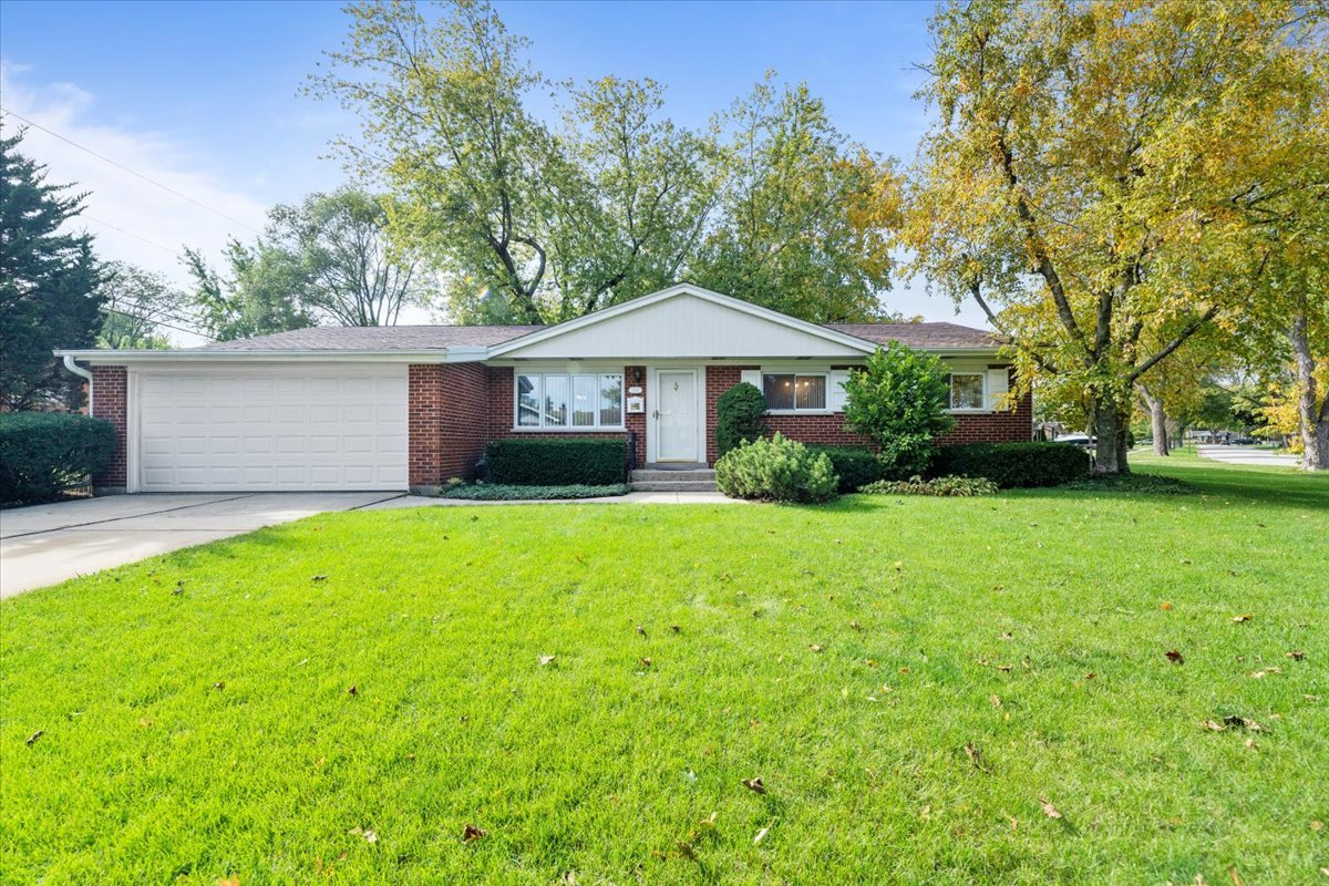 1122 Stark Place Des Plaines, IL 60016 - Photo 1 of 23